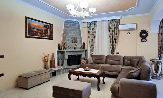 Vlore Villa | Grand Group Suite