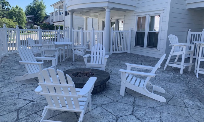Grand Haven Condo | Grand Haven Cottages - 1 Bedroom Condo with Pool