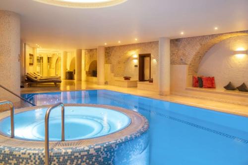 Old Town Hotel | Grand Hotel Vilnius, Curio Collection by Hilton