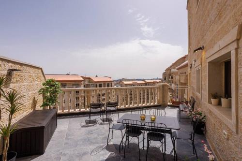 Mamilla Apartment | Grand Jerusalem Luxury Apartment By Nimizz