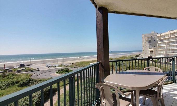 Hardelot-Plage Apartment | GRAND LARGE A C2: Large seafront apartment for 6 people