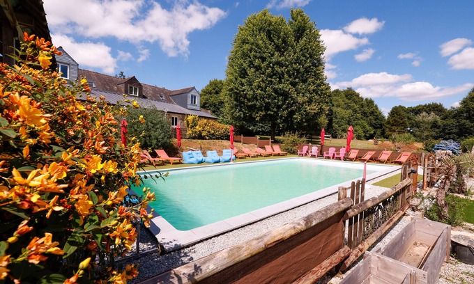 Cleguerec Cottage | "Grand Maman" House with Shared Pool, Shared Terrace and Wi-Fi