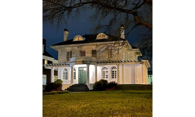 Charleston Apartment | Grand Old White Capitol Executive Suite