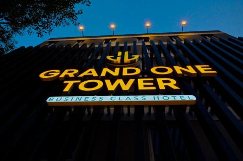 Thousand Lights West Hotel | GRAND ONE TOWER