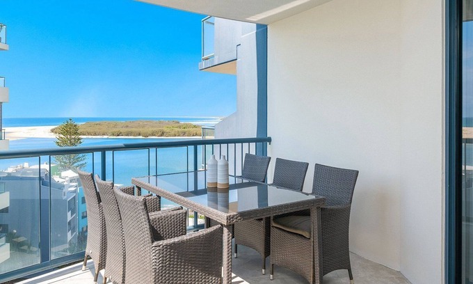 Caloundra Apartment | GRAND PACIFIC UNIT 104