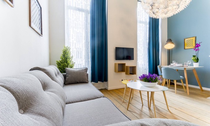 Lower Town Apartment | Grand Place Brussels Flats 4