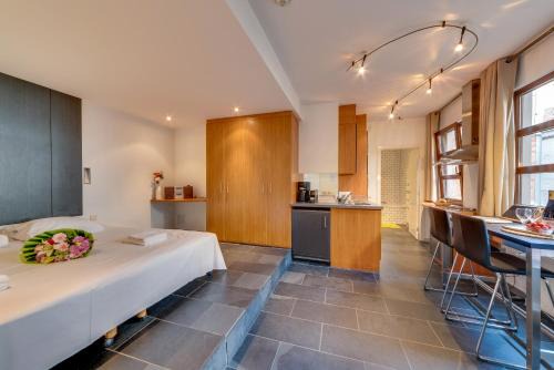 Lower Town Apartment | Grand Place Charbon Residence