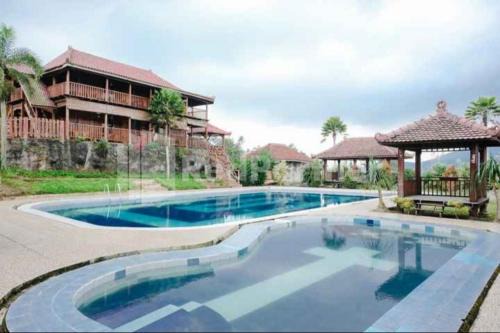Sidomulyo Hotel | Grand Pujon View Hotel And Resort Mitra RedDoorz