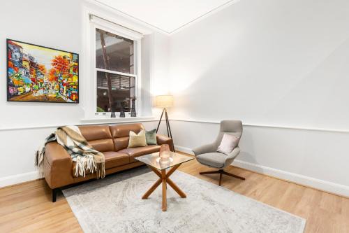 Docklands Apartment | Grand Resort Apartment w Pool, Car Park on Spencer
