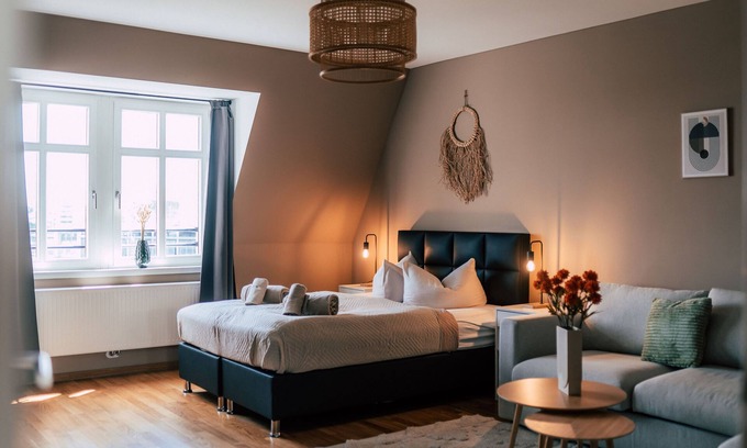 Zentrum-Ost Apartment | *Grand Rooftop* 4-room apartment with kitchen and terrace - Luga Homes -