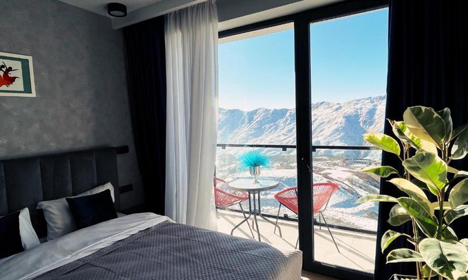 Kazbegi Apartment | Grand royal apartment with mountain views