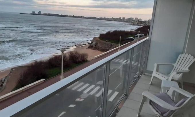 Les Sables d'Olonne Apartment | Grand Studio Face mer