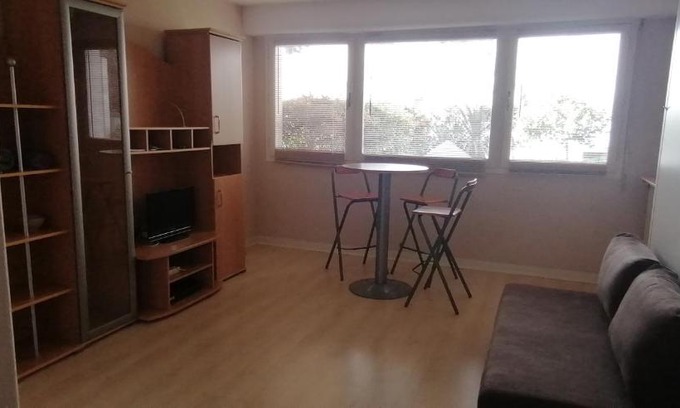 Hopital Saint-Louis Apartment | Grand studio Canal St Martin Paris