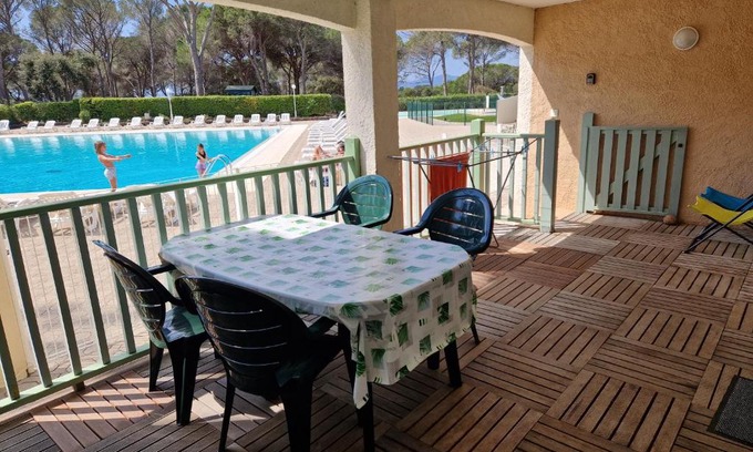 Valescure Apartment | Grand T3 - Terrasse les pieds dans l'eau - Climatisation