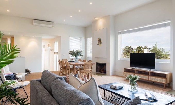 St Kilda House | Grand Victoria Beach House