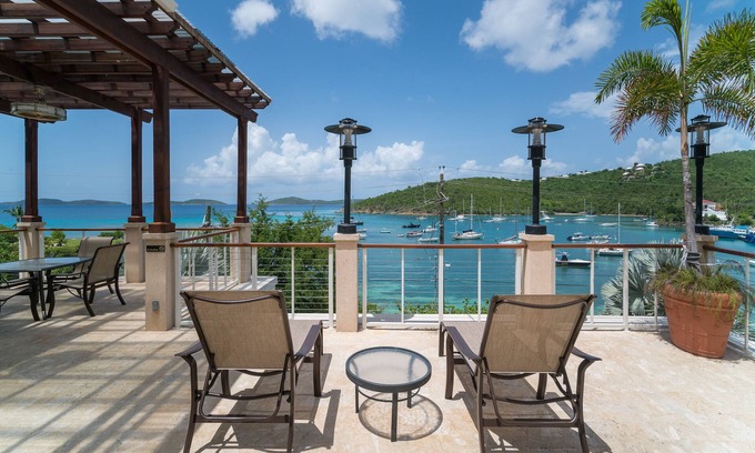 Estate Enighed Condo | Grande Bay ~ Studio Unit~ Walk to Beach~Amazing Location