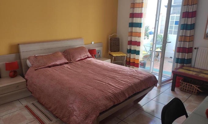 Perpignan House | Grande chambre avec garage dans quartier historique