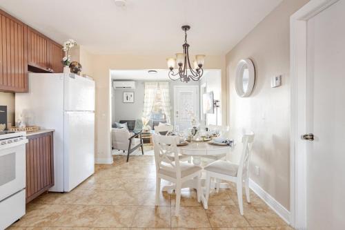 Saint-Edmond Apartment | Grande maison moderne 4 chambres - Spa Jaccuzi, Jardin & Parking gratuit - Idéale Familles et groupes
