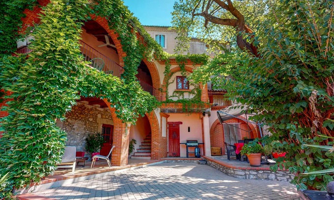 Puechabon House | Grande Maison avec piscine et parc proche St Guilhem le Désert