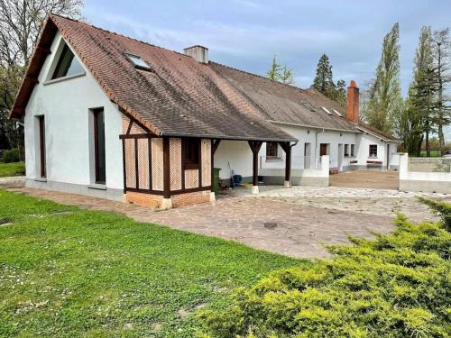 La Ferte-Saint-Cyr House | Grande maison proche du Zoo de Beauval pour 16 personnes !
