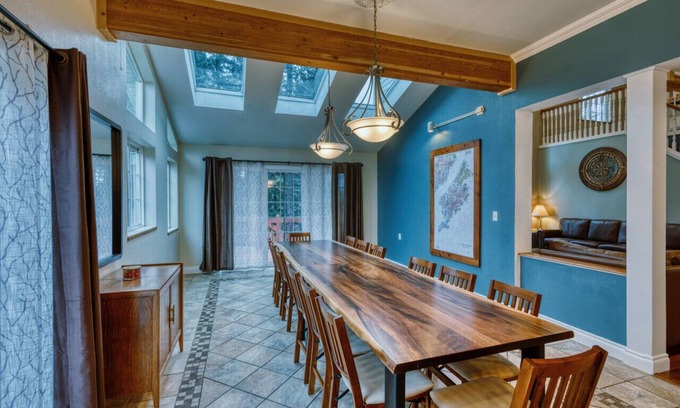 Kodiak House | Grandeur Gathering Luxurious retreat with hot tub