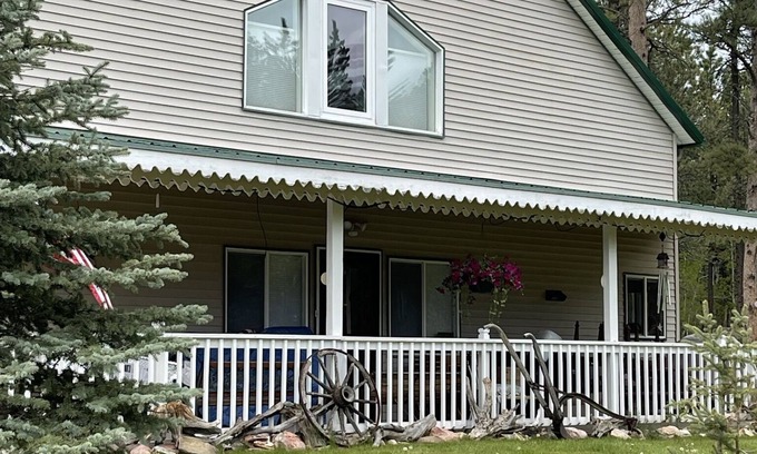 Custer House | Grandma's House in the Woods, one mile from Custer