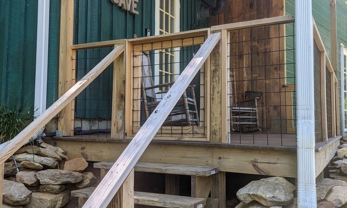 Franklin Cabin | Grandpa's Man Cave located next to Granny's Mountain Retreat