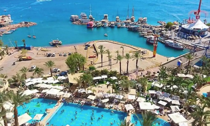 Negev Desert Boat Rental | GrandSeaSuite + Adjacent Kadlık Car