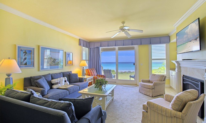 Miramar Beach Condo | Grandview 101 - Miramar Beach, Gulf Front, Community Pool, Free Beach Service!