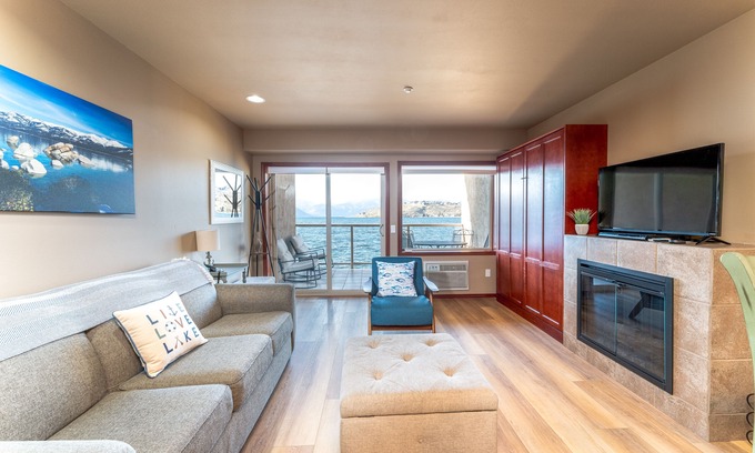 Chelan Condo | Grandview 524 Waterfront condo on Lake Chelan