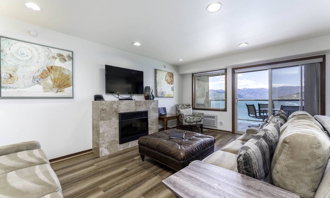 Chelan Condo | Grandview 542 Executive Waterfront condo