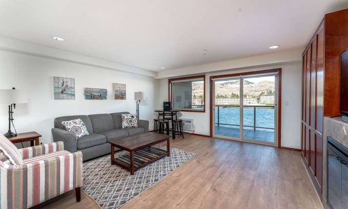 Chelan Condo | Grandview 636 Waterfront condo on Lake Chelan