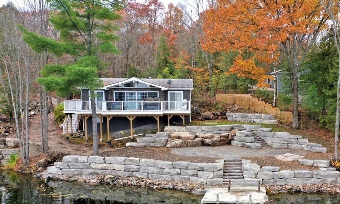 Trent Lakes House | Grandview on Big Bald Lake