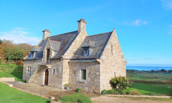 Saint-Pol-de-Leon House | Granite House in Brittany with Sea Views