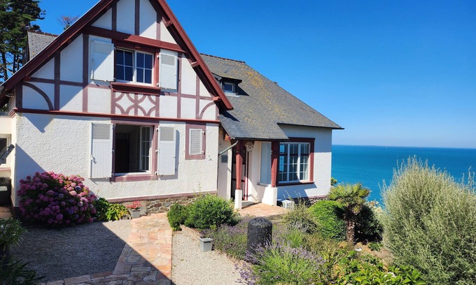 Granville Villa | Granville seafront villa overlooking the Chausey Archipelago