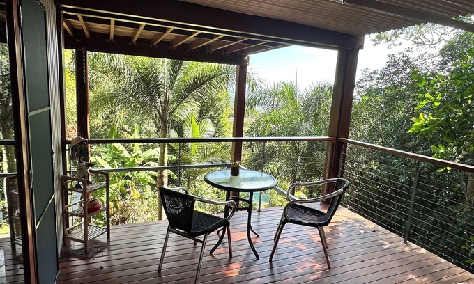 Cooktown Bed & Breakfast | Grassy Hill BnB Delightful, tropical self contained - overlooking the River.