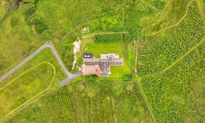 Largs Ski Chalet | Grassyards House