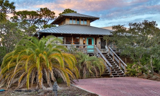 Plantation House | Gratitude Cottage, 3BR/2BA custom home, near community pool