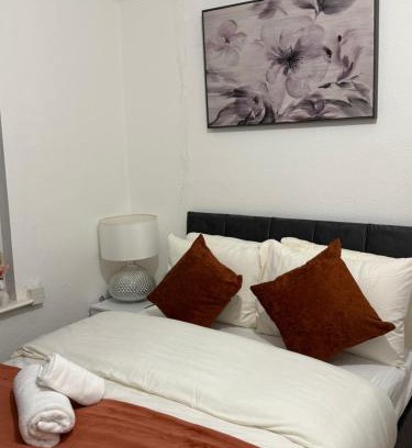Northampton Bed & Breakfast | Gray Bridge Room