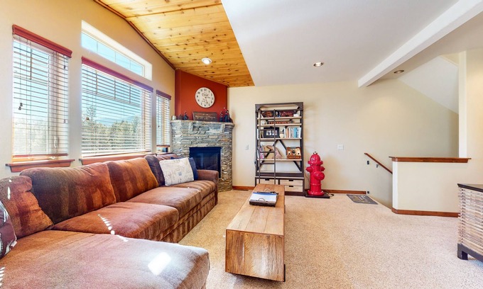 Mammoth Lakes Condo | Gray Eagle Retreat is nestled right in the middle of all the action