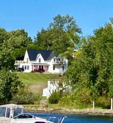 Newport House | Gray's Manor - Lake Memphremagog