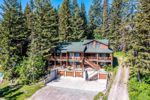 Whitefish Apartment | Gray Wolf 2