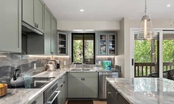 Aspen Condo | Great 3 bedroom, 2 bath Core Condo on the River!