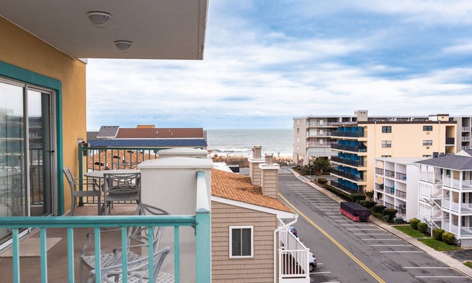 North Ocean City Condo | Great 3 Bedroom, 3 Bath Condo