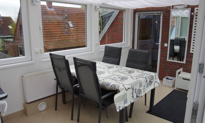Westerbur Apartment | Great apartment with conservatory between Bensersiel and Dornumersiel 2-4 p