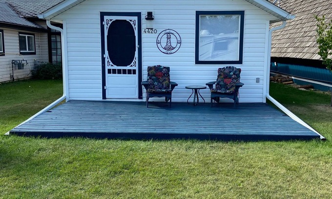Sylvan Lake Cabin | Great cabin getaway a stones throw from the lake