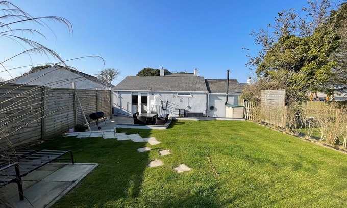 Truro Cottage | Great central location - 20 mins to coast - perfect for 2/4 people -dogs welcome