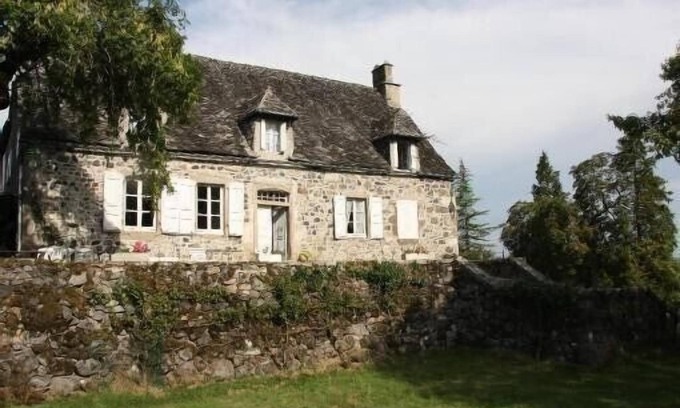 Sauvat House | Great Character house surrounded by a park, overlooking the volcanoes