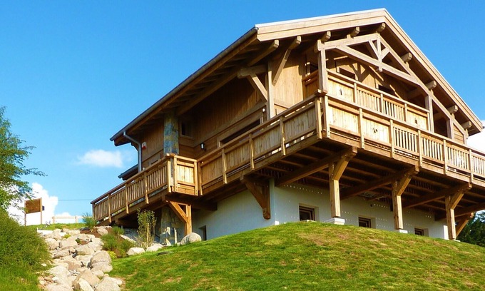 Gerardmer Ski Chalet | Great comfort, quiet, lake view, nature, wifi, sauna, billiards, close to ski slopes, charging station.