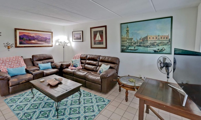 South Padre Island Condo | Great Condo in the Middle of it ALL!
